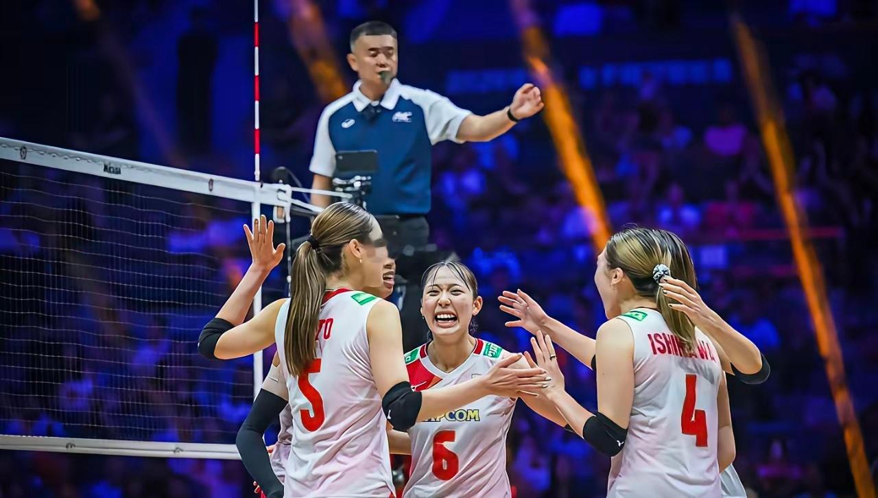 强得可怕，日本女排在亚锦赛淘汰赛3-0零封中国台北，亚锦赛至今从未败战！！北京时