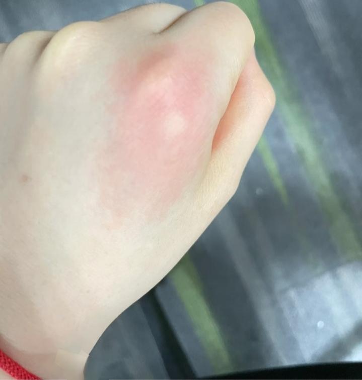 最是夜半难熬时，谁在醒?
我有故事我有酒，谁来陪?

凌晨一点:[呲牙]
手机拿
