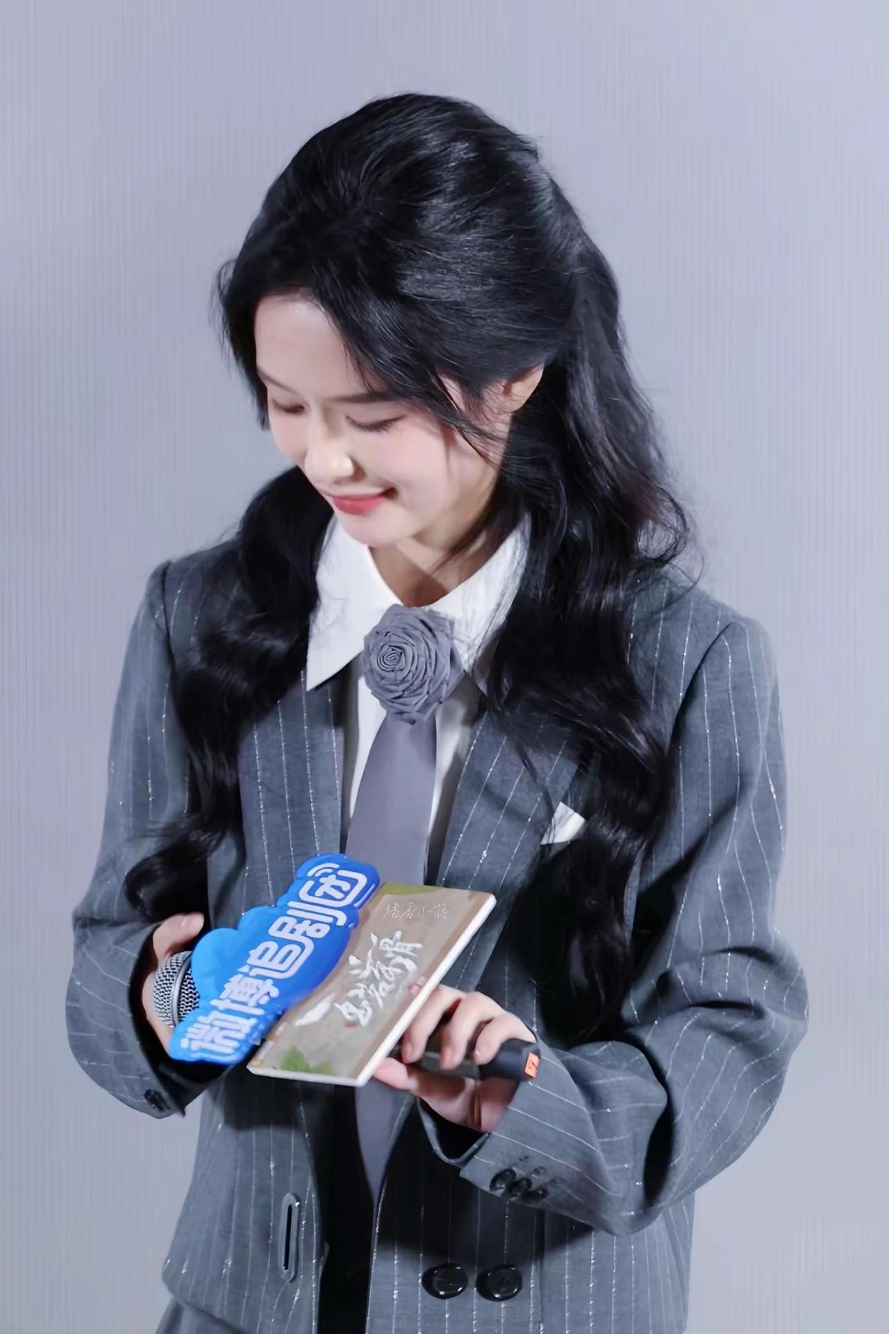 今日份是甜妹纨 余茵