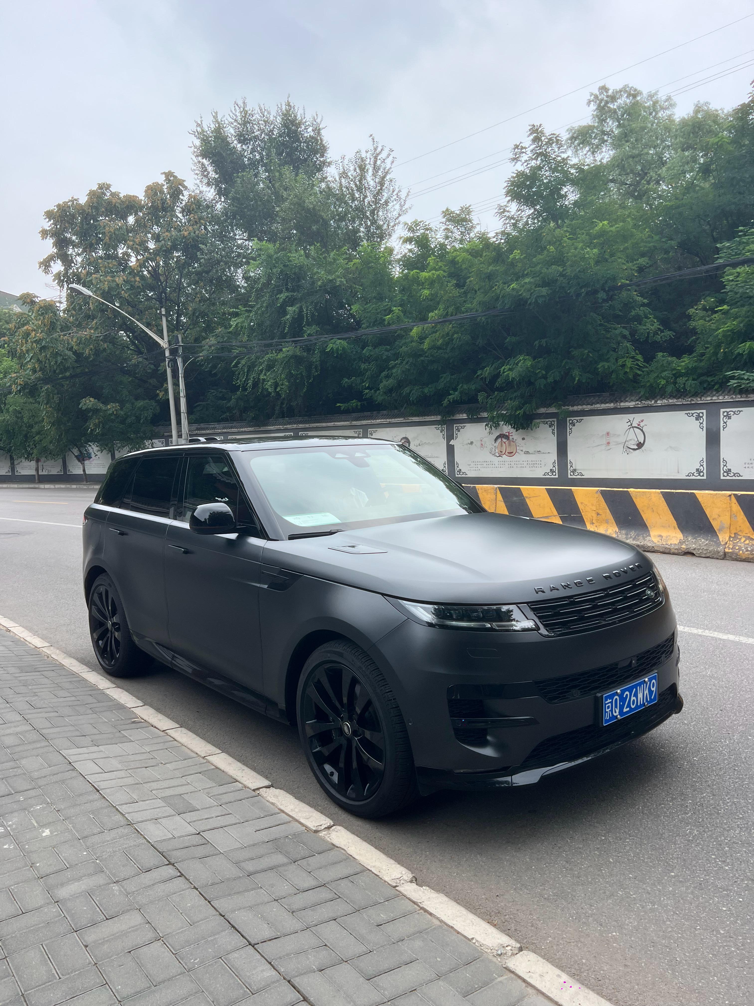 受邀去怀柔雁栖参加活动，来接我的这台专车可有点帅哦[色]揽胜运动版 RangeR