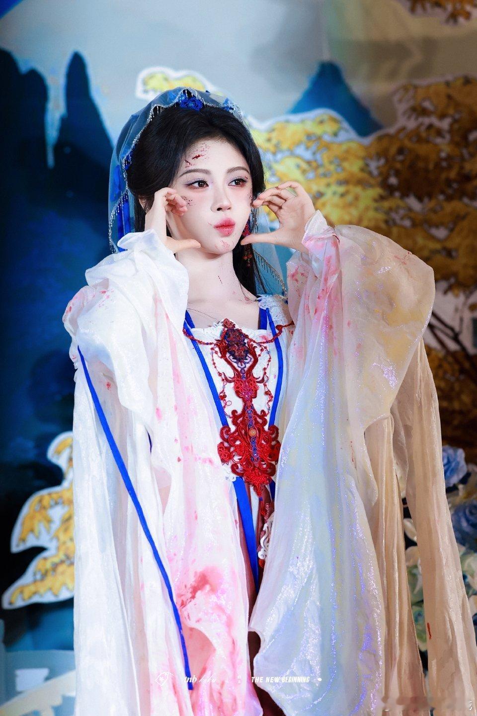 鞠婧祎《来战》杀青照，好真诚的小鞠，恭喜即将杀青 期待早日与阿黛见面！！