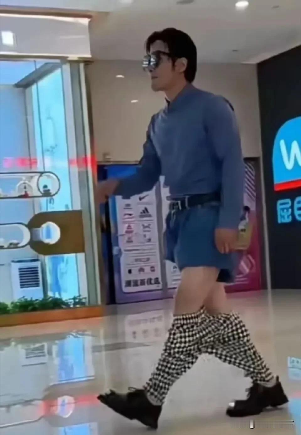好担心他一步没走到摔一跤[泪奔]