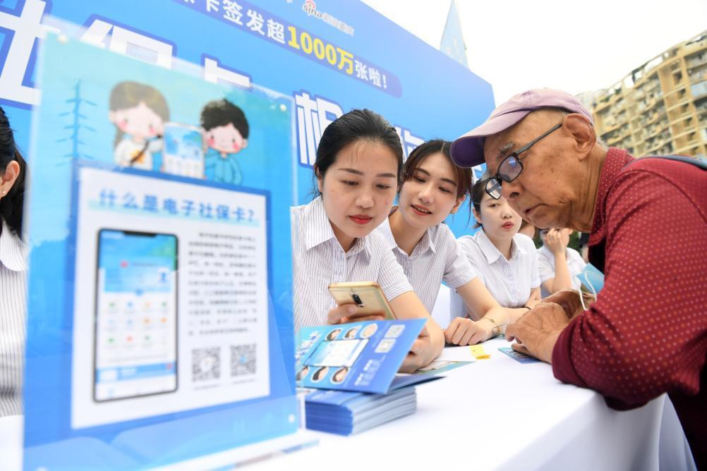 低保、特困人群养老医保代缴政策，符合条件不用自己掏钱
 
很多低保户、特困供养人