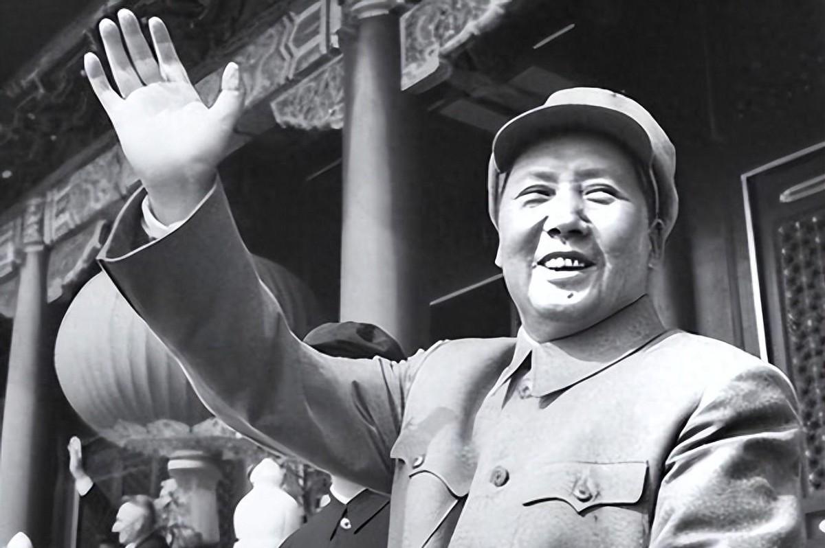 这位曾任国民党上将的将军，1955年被我党授上将，授衔前夜情绪复杂哭笑交集
19