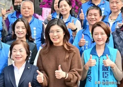 台中市长提名波涛汹涌：蓝营两强对决，与郑丽文合影争宠 卢秀燕未露面！
2025年