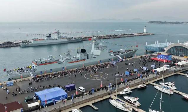 核动力官宣？12万吨004航母领先全球，两岸统一进入倒计时..
 
人民海军迎来