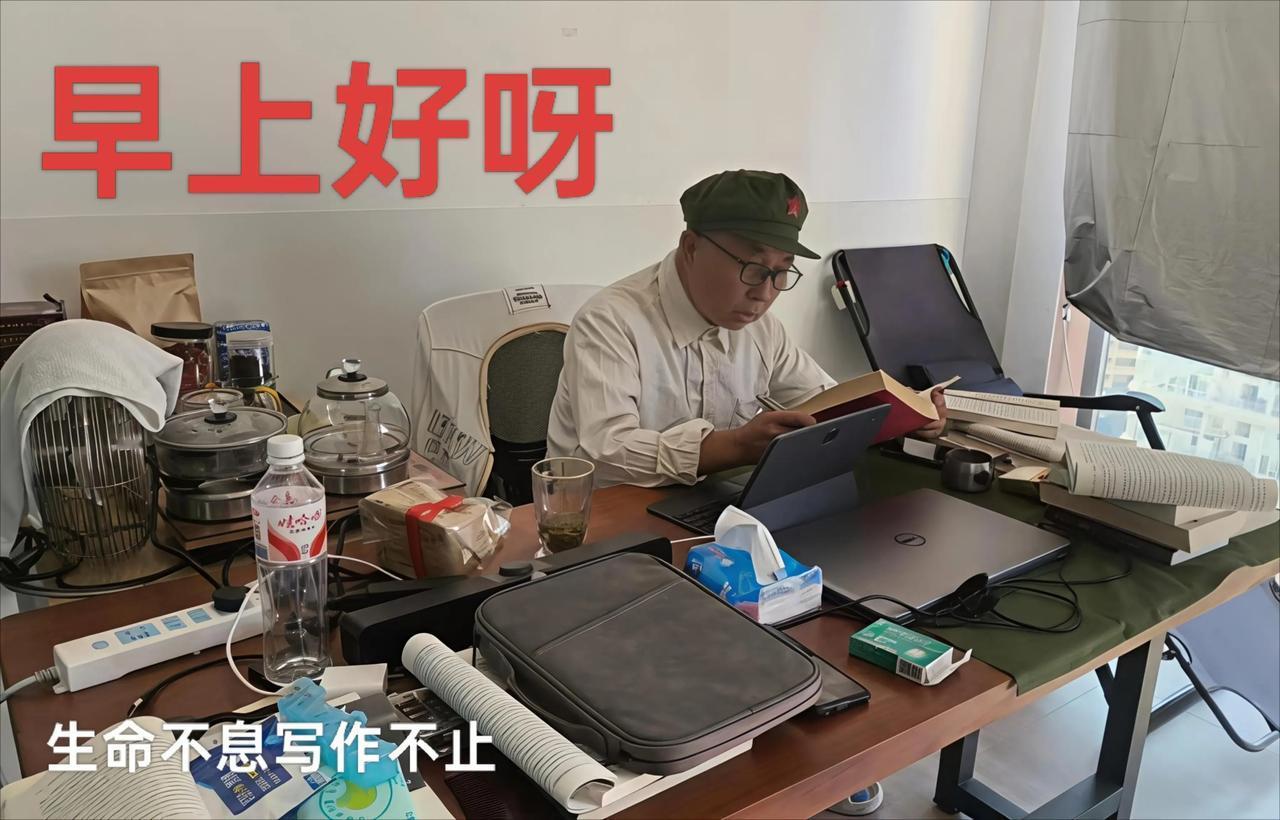 我这身装束都是沈阳我老战友王伟给我的，都是俺们当兵的时候戴过的穿过的。
​所以我