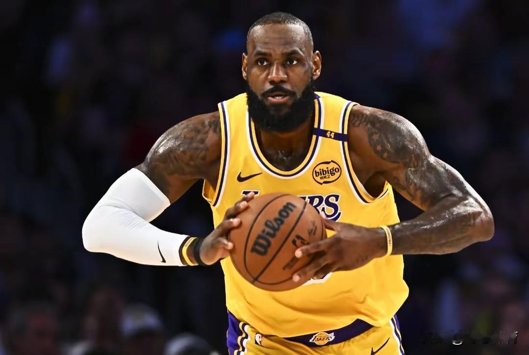 打个锤子！湖人140-125大胜爵士，看看球员正负值与数据，谁才是赢球的最大功臣