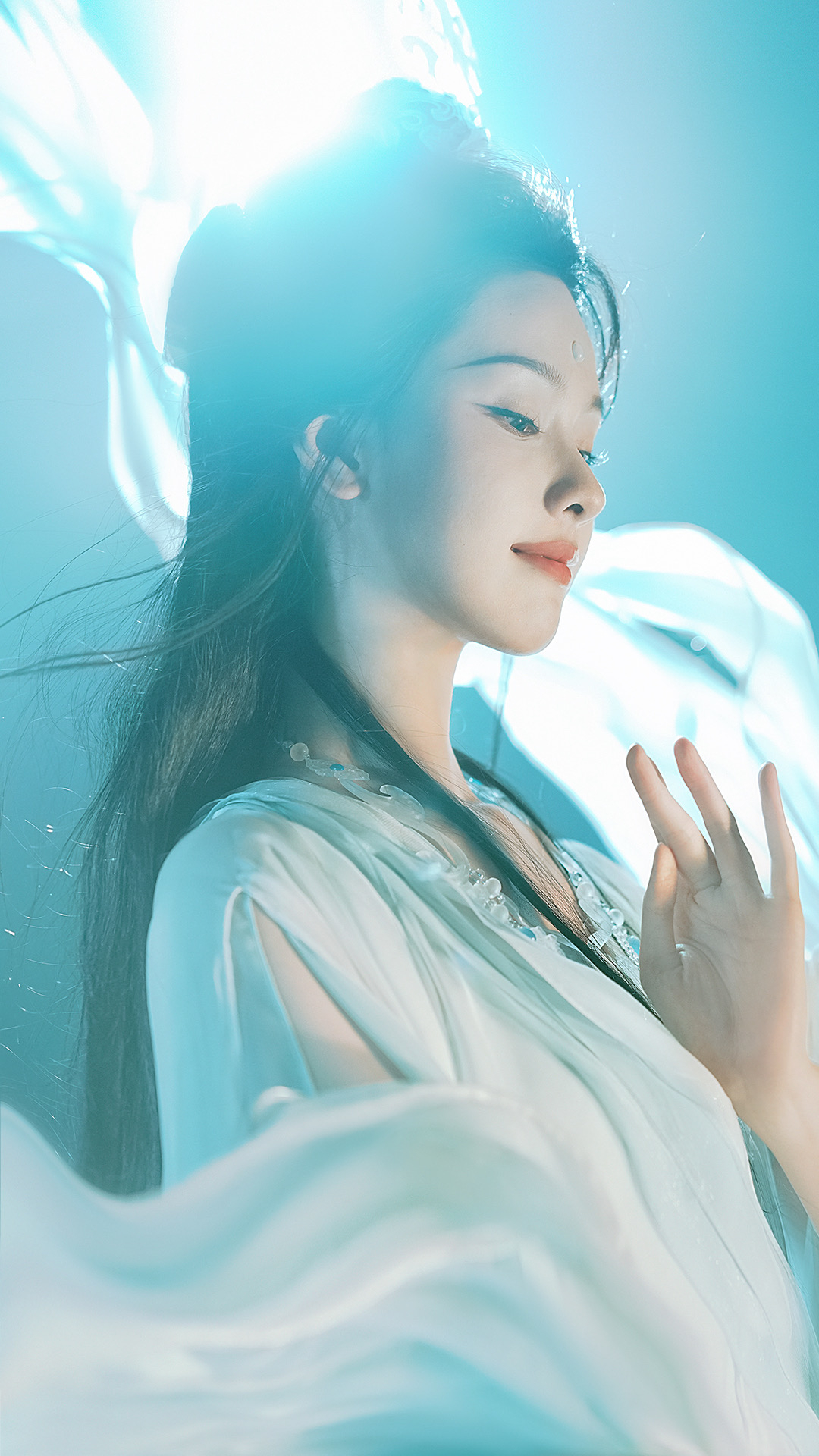 嗑颜bot 百晓松拍的陈都灵  这组是真神圣