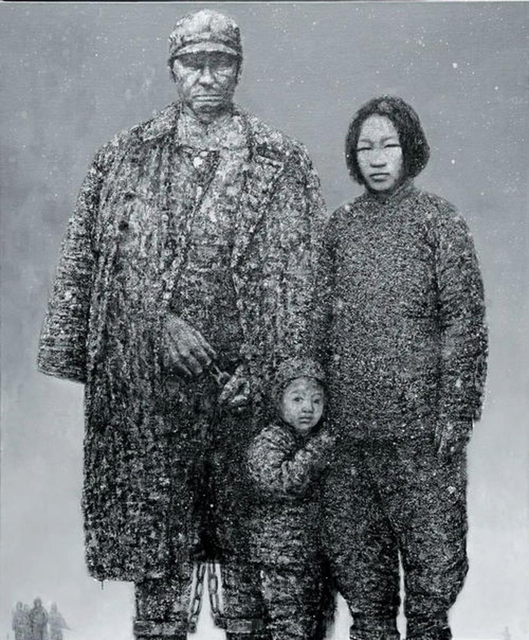 1937年4月，东北一家三口被日军押送刑场，即将执行死刑。父亲被日军斩首，5岁的