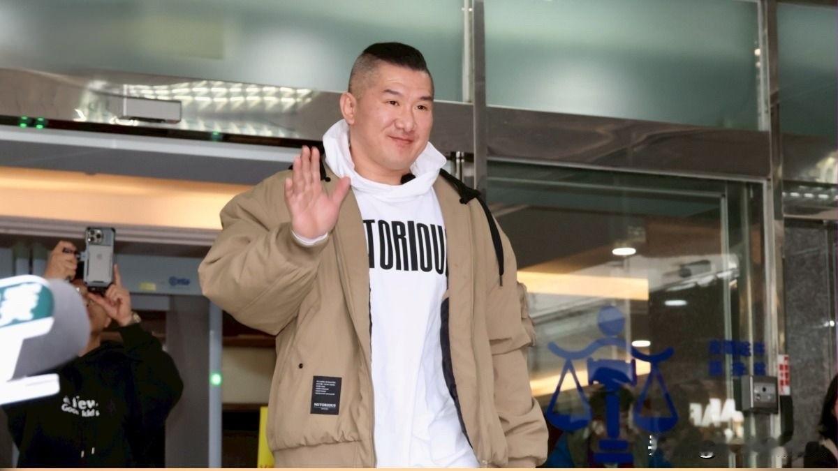 台歌手黄大炜于本月3日在夏威夷家中突然离世，网红馆长陈之汉先生今（14日）在脸书