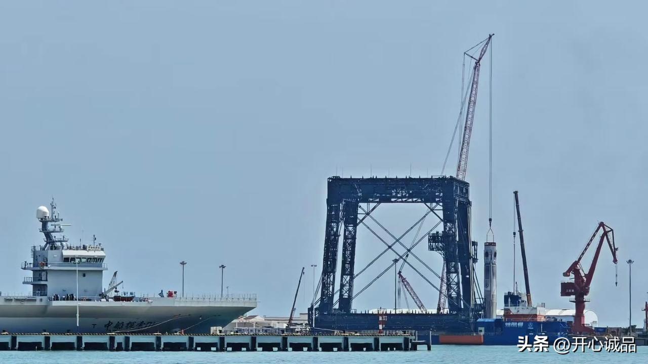 10日成功发射+回收，14日安全回港（海况不佳，躲风两天），17日百米大吊机就位