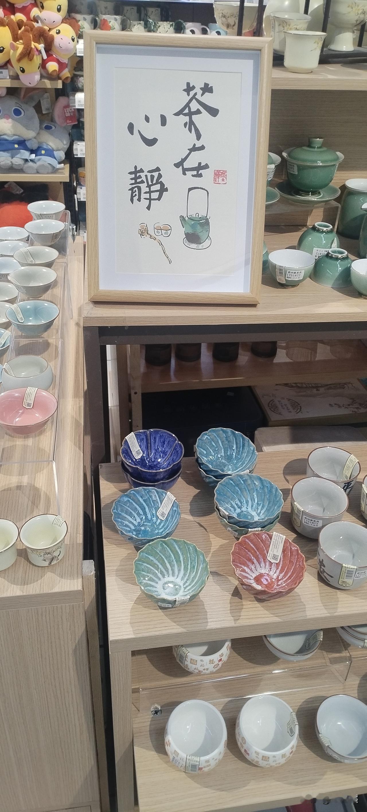 刷视频，刷到《惊蛰无声》了，了解了一些，感觉很好看。

应该是那种一环扣一环的情