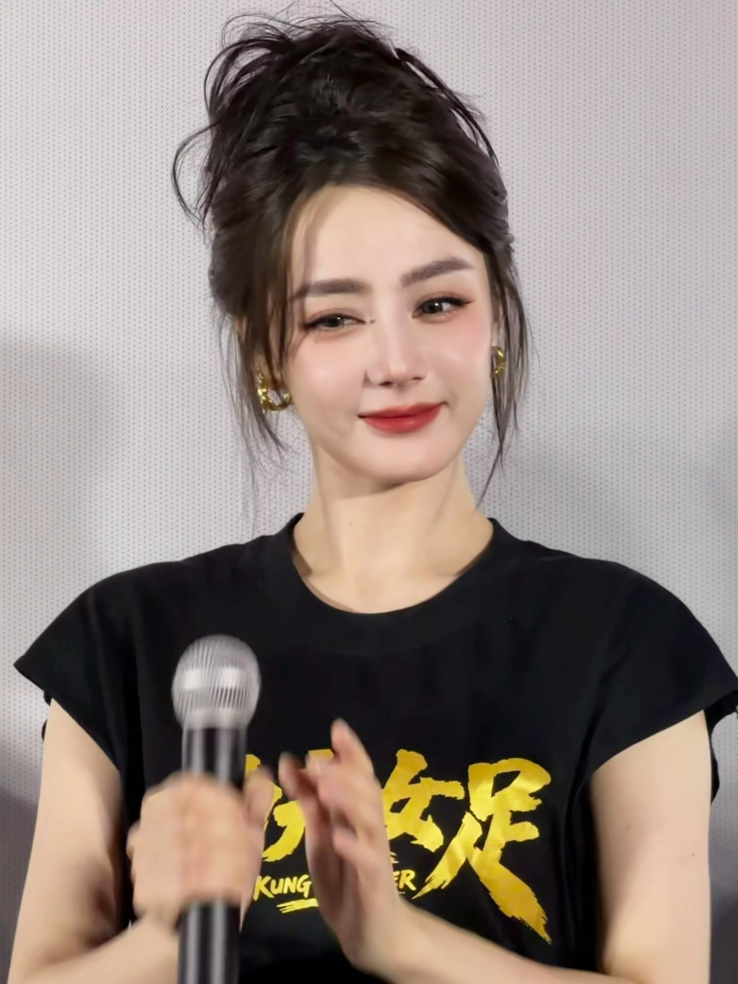 迪丽热巴 即时掉落一些手机live😜迪丽热巴钰珑 钰珑钰珑 我们喜欢你🫶🏻