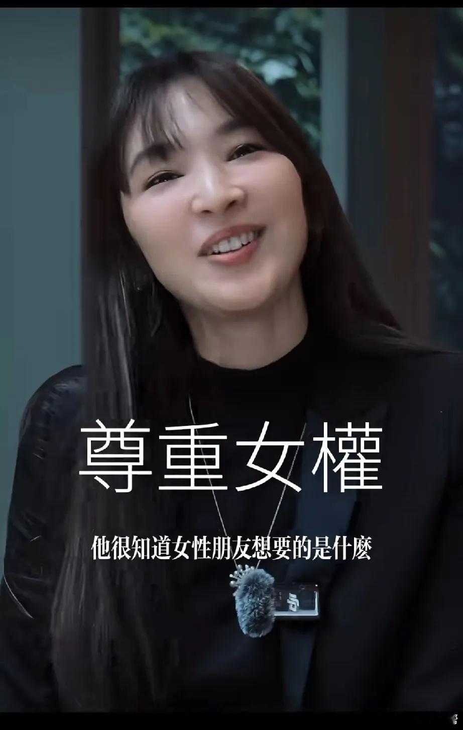 吴佩慈竟然成了大妈了，让人唏嘘！吴佩慈近照曝光，五官变化太大，第一眼完全没认出来