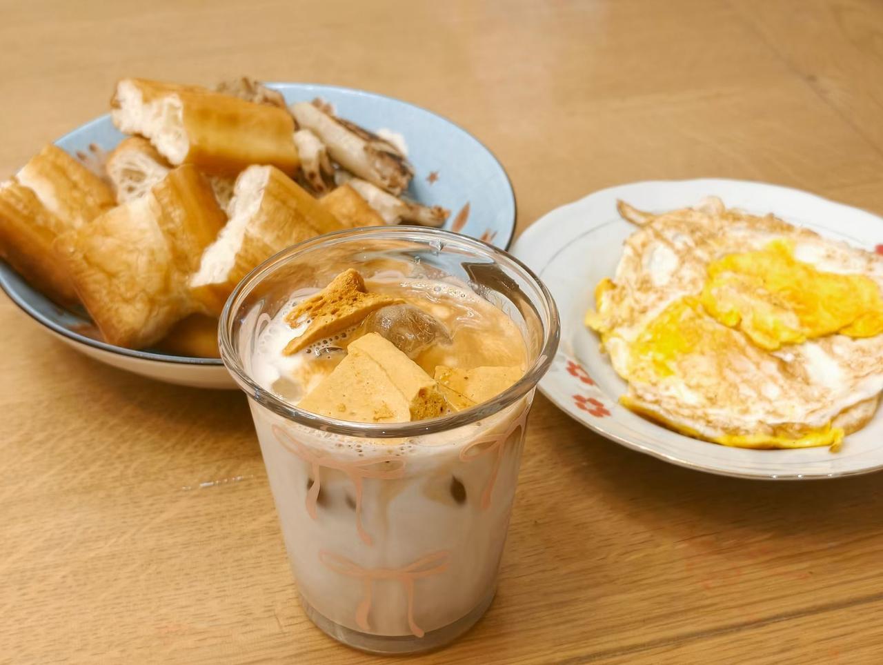 日子稀松平常，岁月安稳如初，感恩平淡，感恩健康，感恩回报。

每一天都是恩赐，用