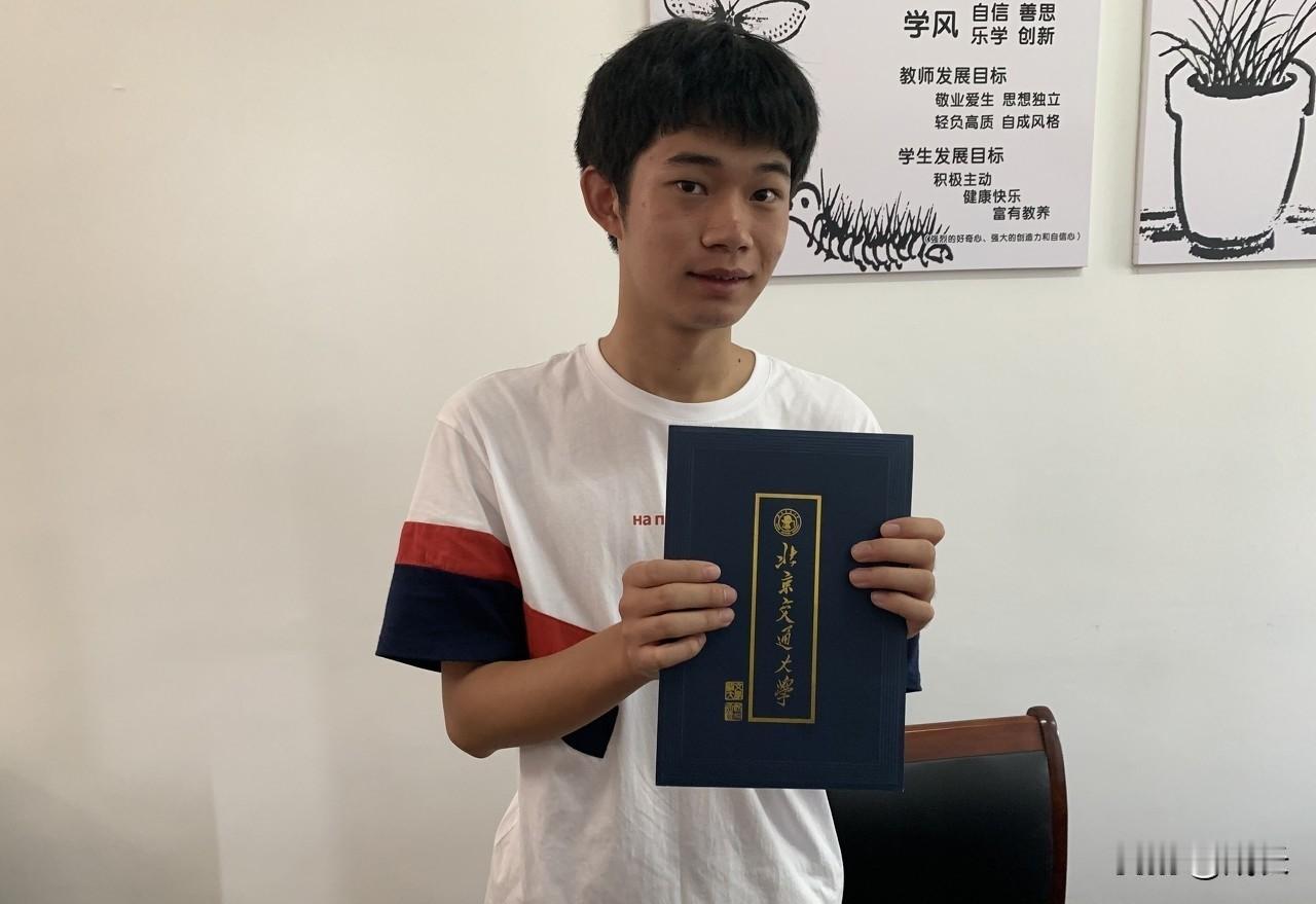 跨越千里赴郑州报恩！这个甘肃男孩，给所有家长上了一课。什么才是孩子最好的教育？不