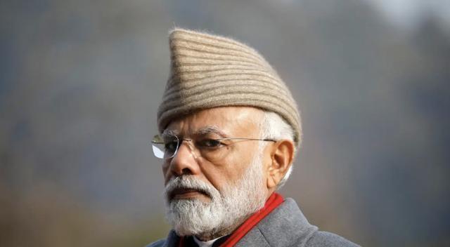 特朗普又开始威胁印度三哥了。
1月4日特朗普在“空军一号”上威胁印度提高关税，印