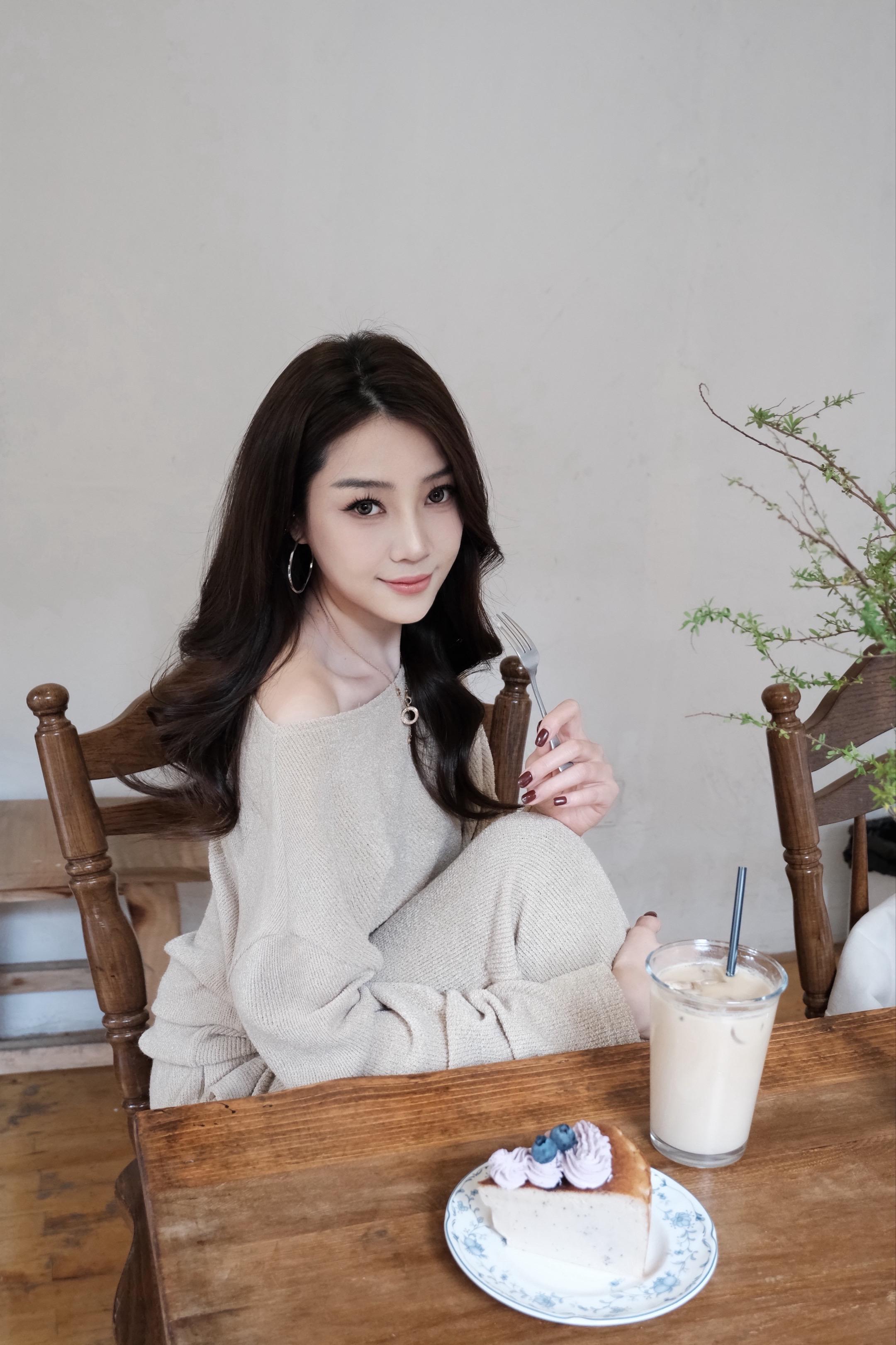 嘴好干 我的意思是宝宝亲亲