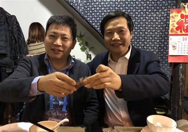 雷军和余承东再见面的话，还能这样笑呵呵的喝酒吗 ​​​
