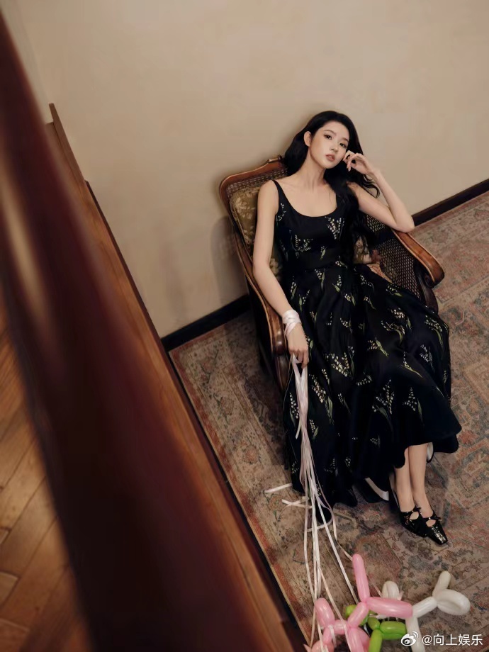 王玉雯四月行程图 王玉雯四月行程图来啦~工作安排满满的！有很多的见面机会啦~ 四