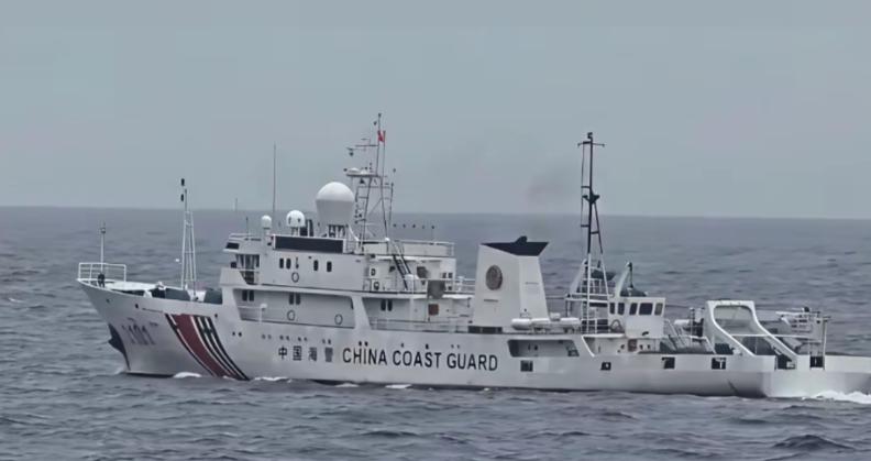 东沙爆发激烈对峙，台中舰威胁采取行动后，直接提速对着船冲了过去，奉命撞舰？胆子不