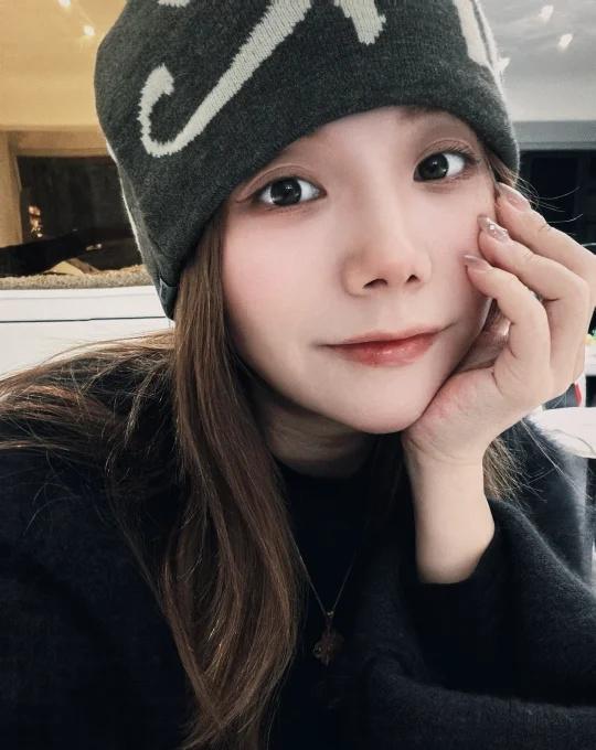 降温多穿衣
这个秋冬不怕冷 降温了记得加衣服 一下就降温 冷冷的天气