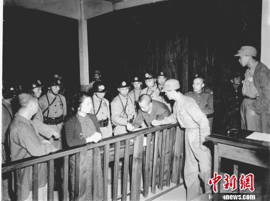 【90年代台湾烈士朱枫长女为母亲的待遇和相关系统的沟通信笺回执】注：老徐为徐锡成