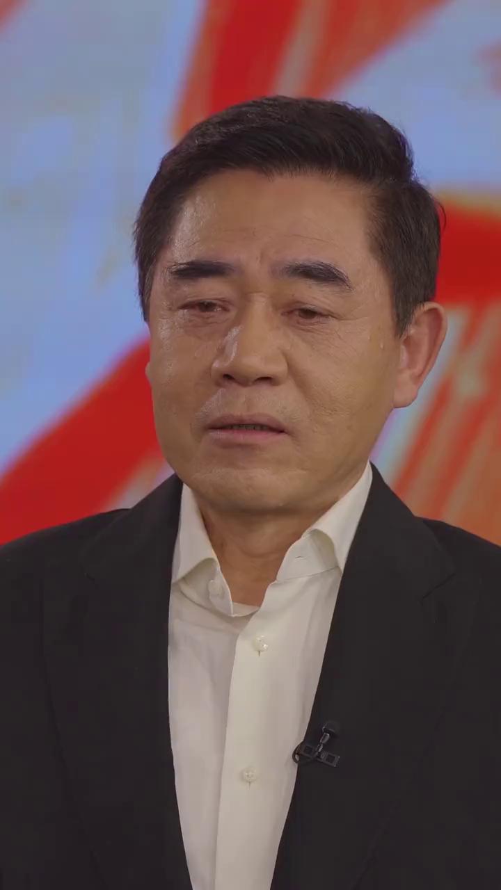 永远演员这一行靠的是角色，离开了角色谈不上什么魅力，也不会有什么流量。所谓的流量