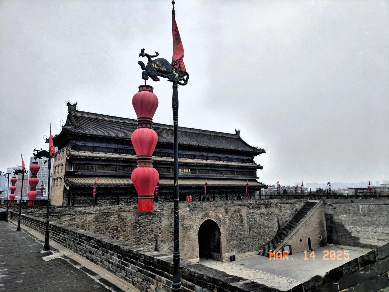 无尽煎熬终明志。