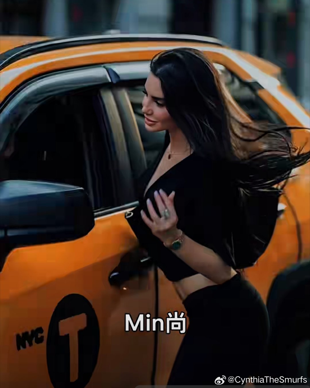 选择朋友，就是选择人生的底色。选择朋友，就是选择自己的人生。与人品好的人同行，路
