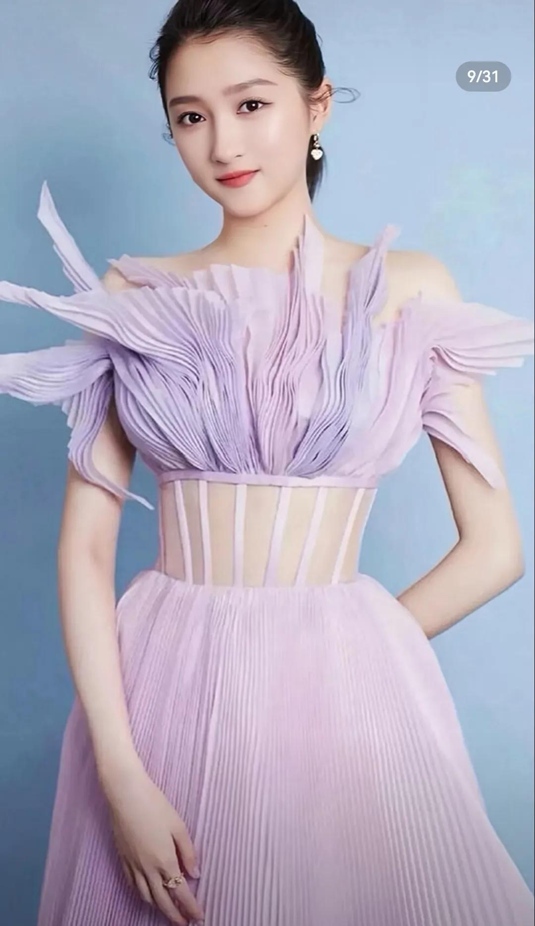 关晓彤优秀漂亮的美女天使，时代