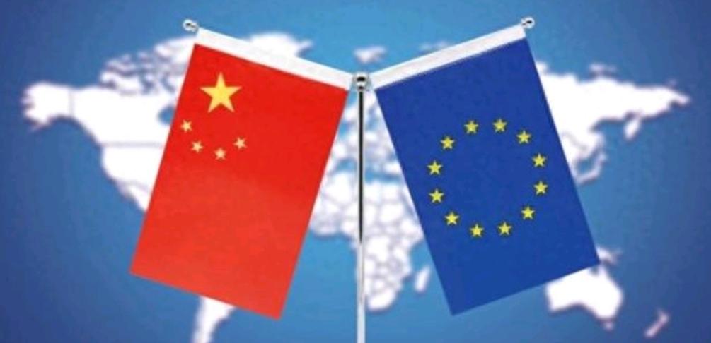 欧盟彻底不演了！7月28日，一纸关税直接砸向中国纺织业。

欧盟委员会周二发布声