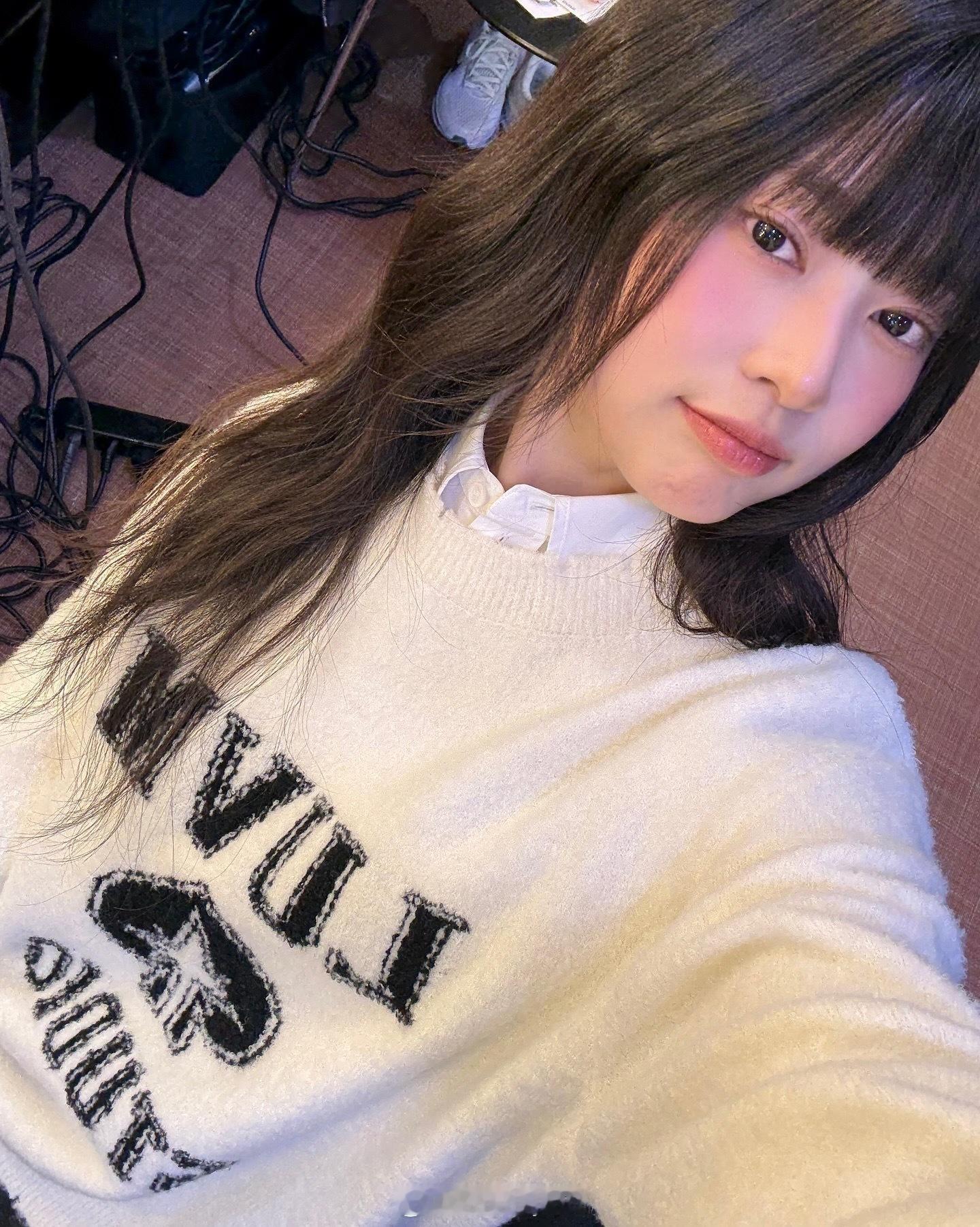 秋天氛围感🍂🍂齐刘海金珉周 ​​​