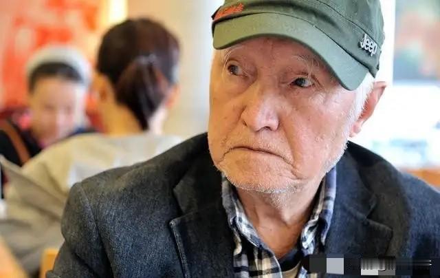 人随时都会死
邻居两口子，男的62岁，在央企刚退休两年，退休金六千多，女的退休金