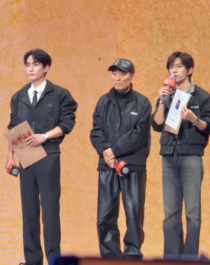 张艺谋带领易烊千玺和朱一龙为新电影宣传！
张艺谋确实了不起，70多岁了，咖位地位