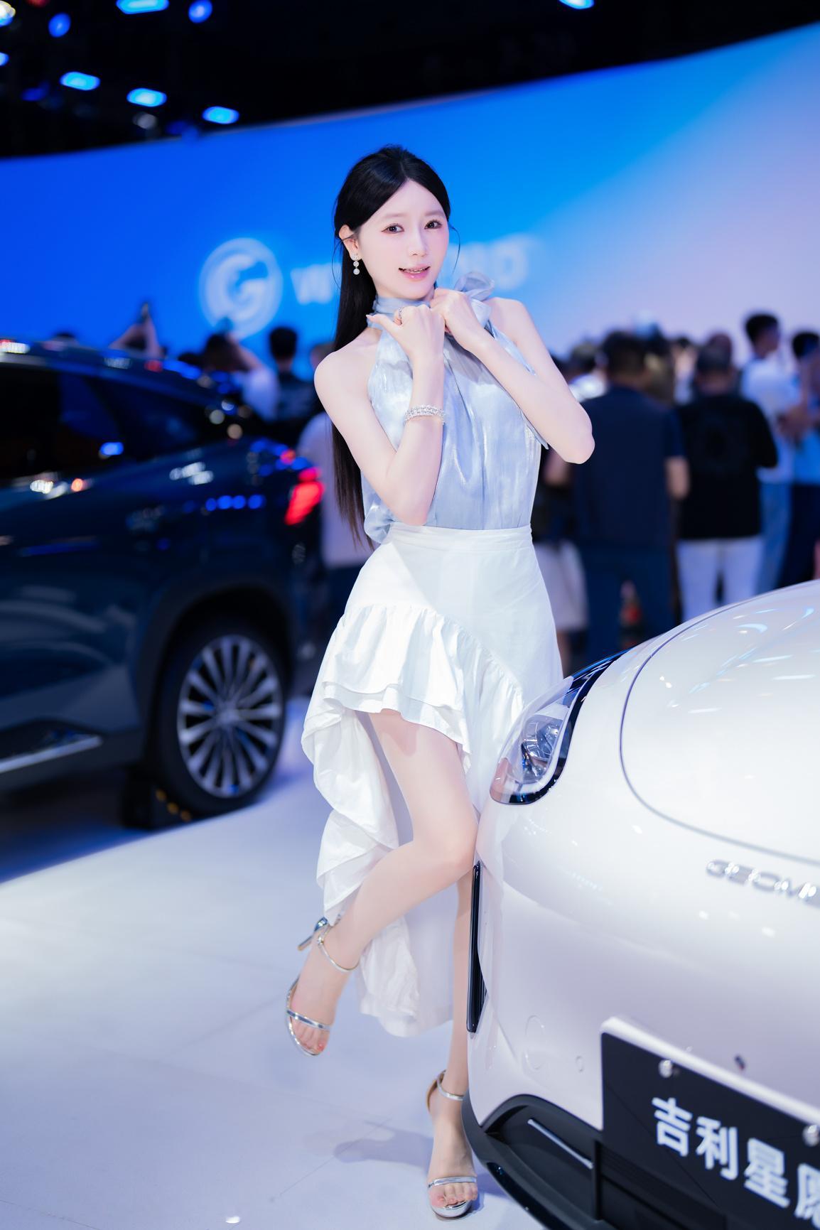 聆听猎人的车展日记聆听在大湾区车展猎人与车展 2026 粤 港 澳 大 湾 区 
