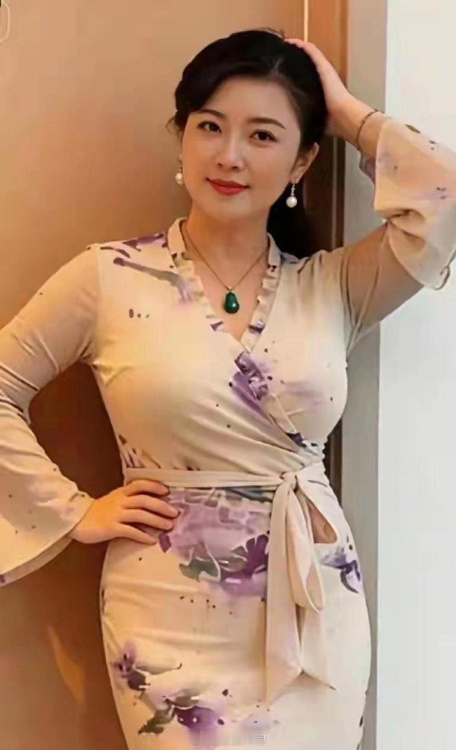 美学者托马斯·科里通过5年研究总结了"富有的习惯"：1.天天阅读滋养心灵；2.坚