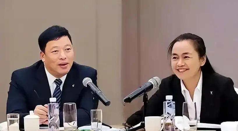 苏州老家的人对恒力集团评价挺高。范红卫和陈建华两口子从接手快倒闭的纺织厂起步，一