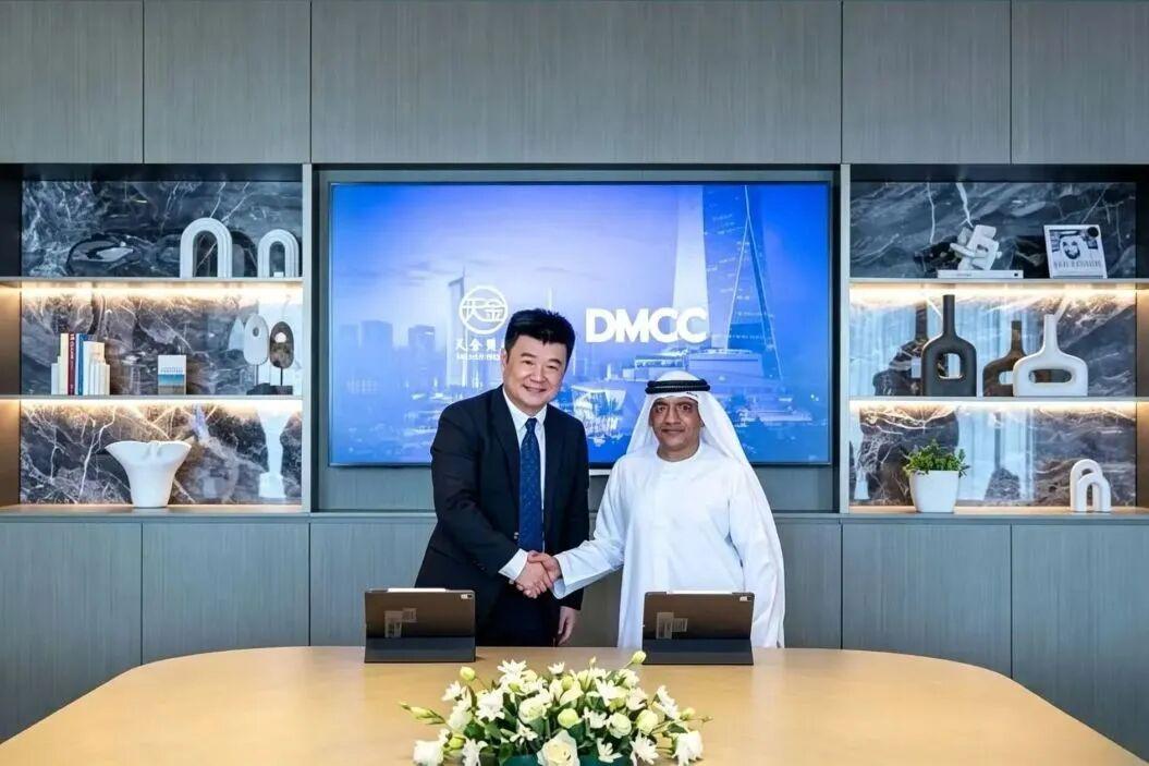 我最近发现一个反常现象，中东地缘冲突持续升级、国际油价剧烈震荡，全球能源市场动荡