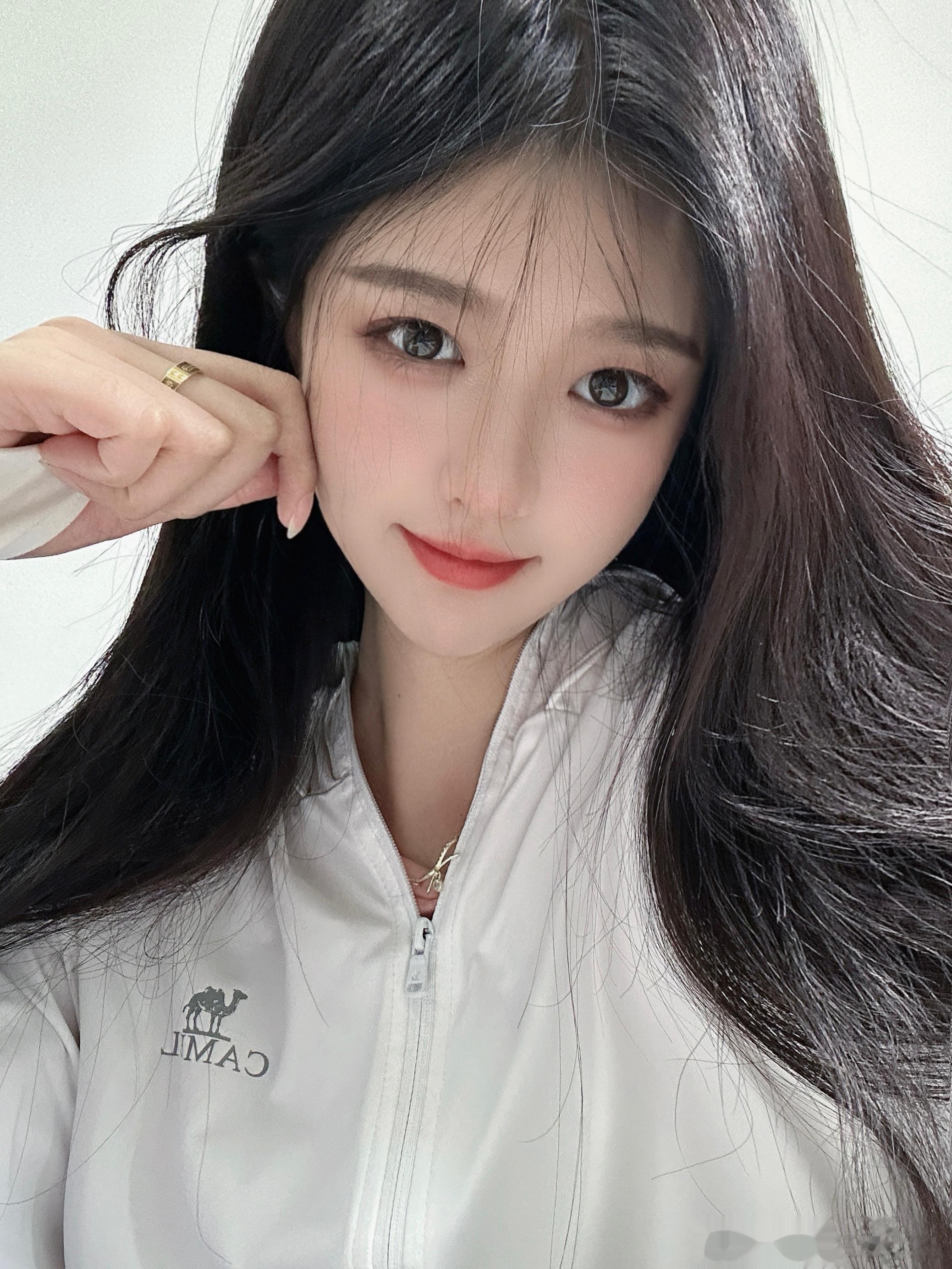 ✌︎︎• ◡• ​​​