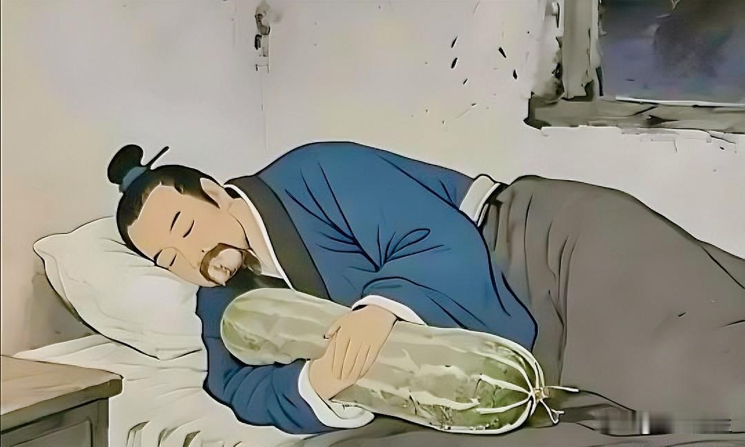 夏天热到睡不着，抱冬瓜睡觉降温！

老一辈早传下来的法子，岭南老话“心头热，揽冬
