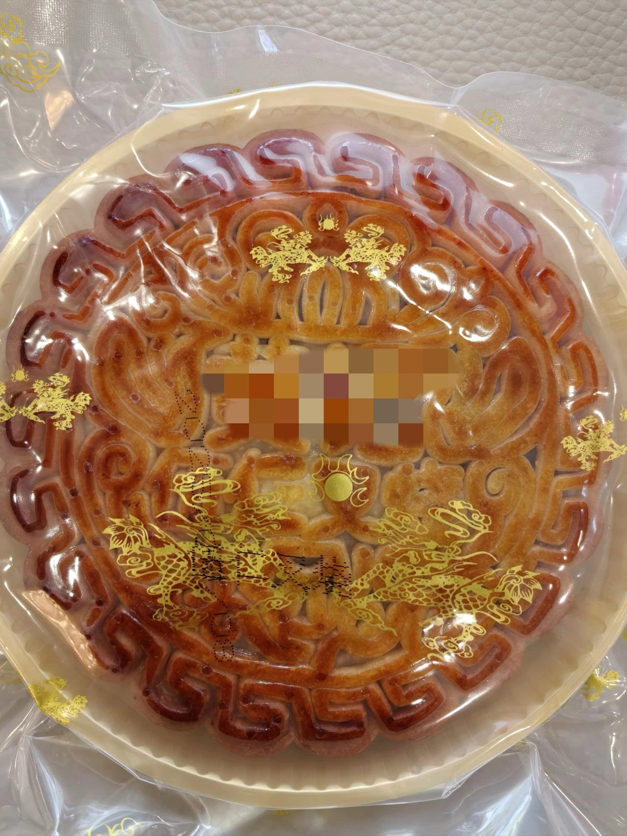 又快到中秋节了。各大群和朋友圈不少人又在大张旗鼓的卖月饼。可以说广西人对月饼的钟