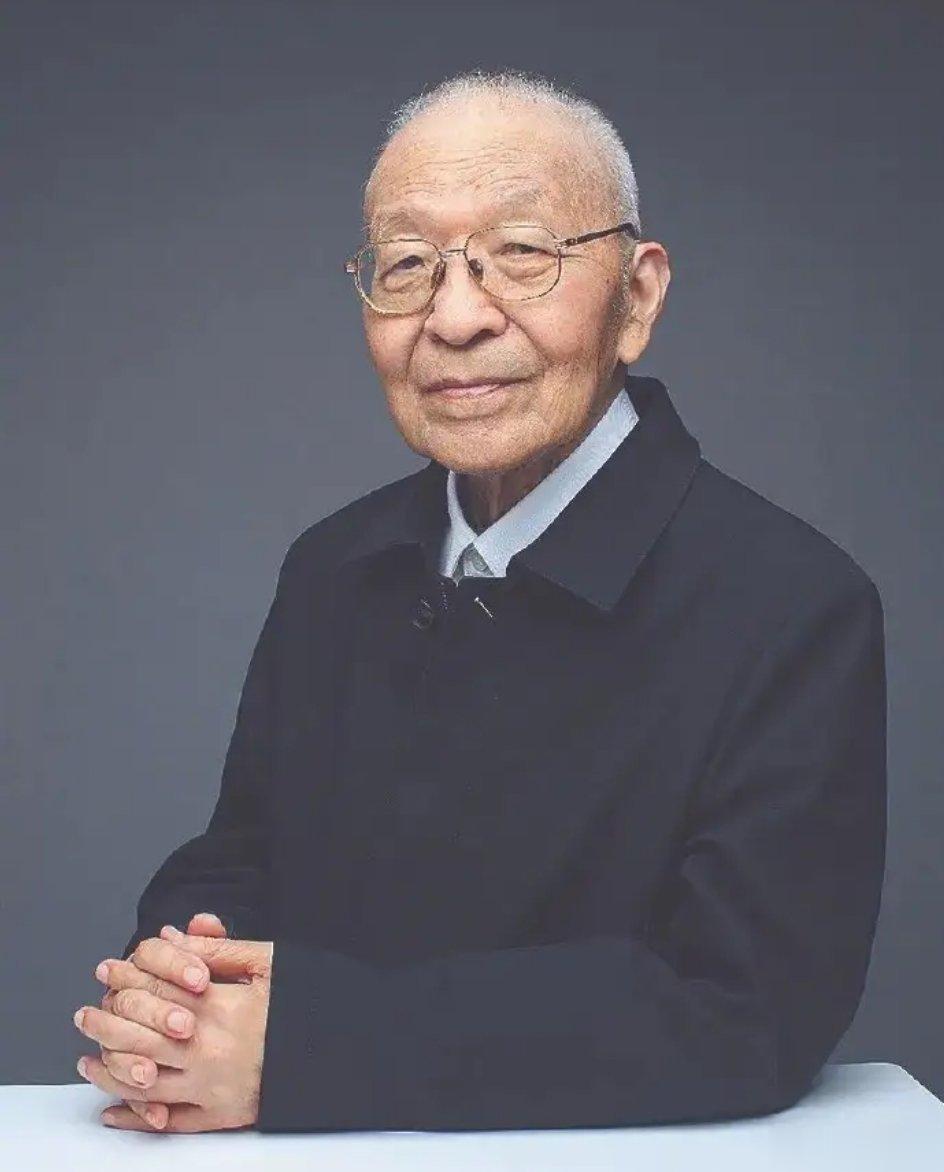中国工程院院士潘镜芙逝世，曾任导弹驱逐舰总设计师，被誉为“中国导弹驱逐舰之父”。