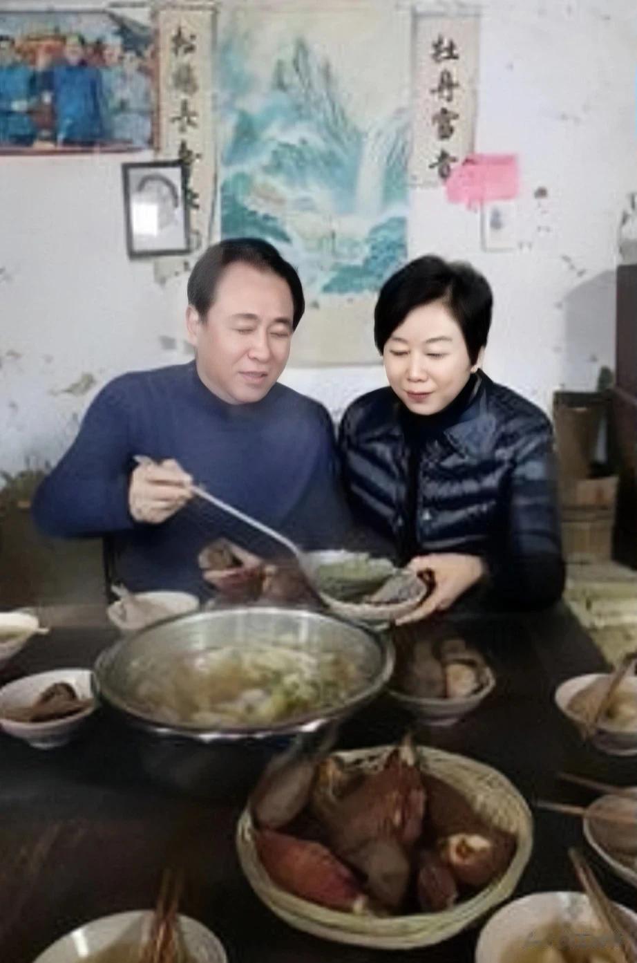 早在2018年，许老板的老乡送给他一副对联，精准预测了他的倒霉下场！

那年12