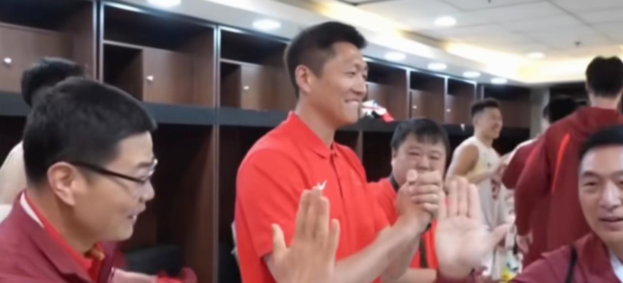 中国男篮虽然取得胜利，但两场比赛看出显得很吃力，后劲不足。
2026年3月1日世