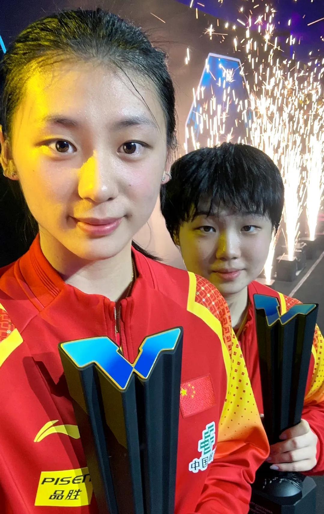 蒯曼/陈熠获女双冠军！
#WTT太原常规挑战赛2024# 女双决赛在国乒两对组合