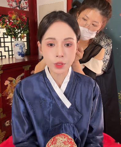 #李若彤58岁的状态# ​​​#李若彤说女性不需要容貌焦虑#58 岁的李若彤展现
