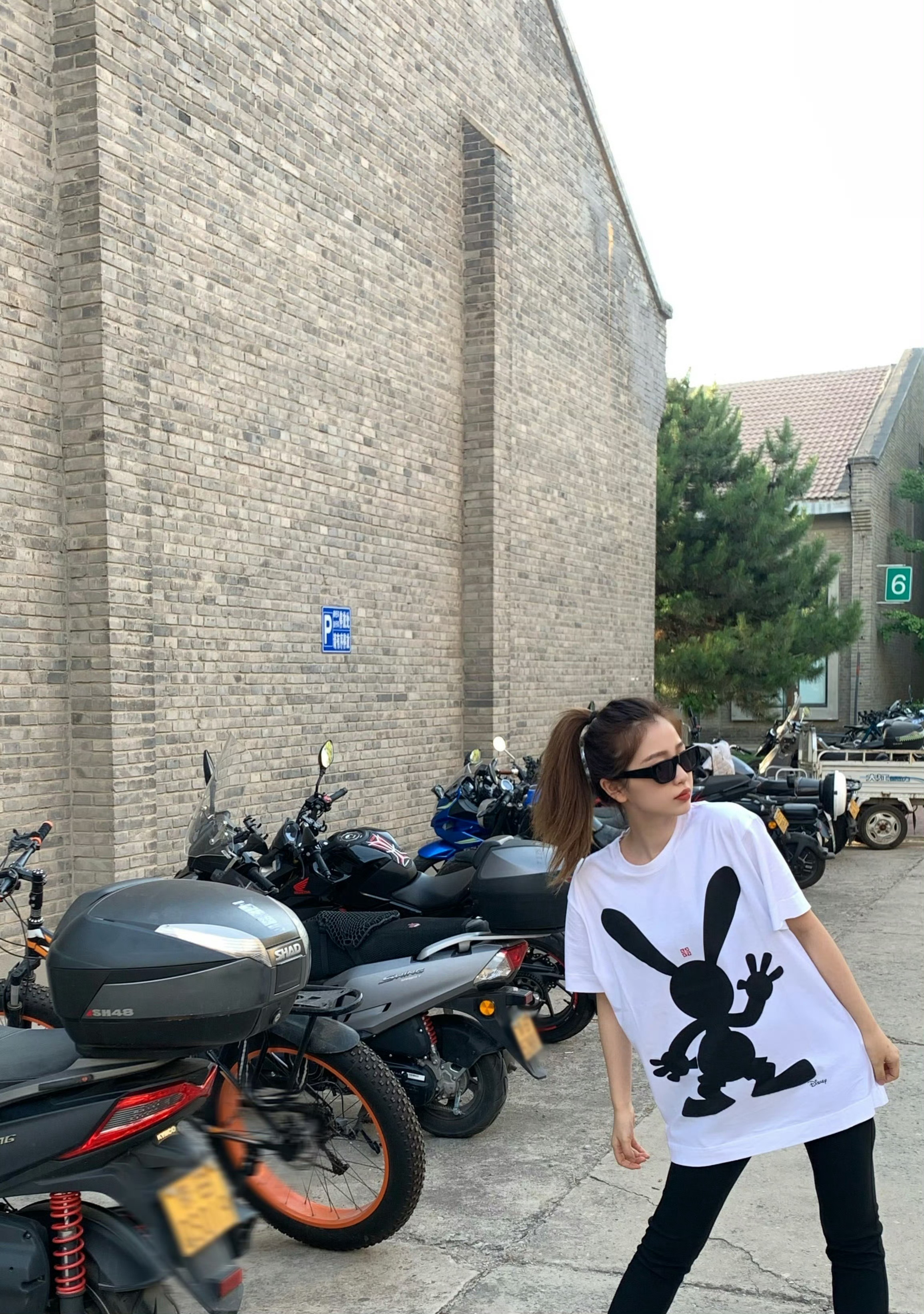 虞书欣  2022.6.19ins🕶️  专栏 · 鱼