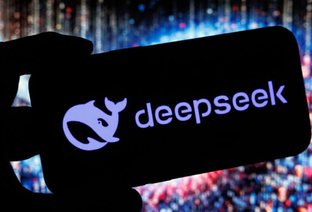 【#DeepSeek否认不招外国人#】一向低调的DeepSeek（深度求索）昨日
